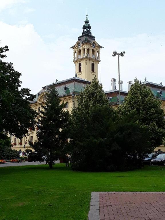Tomka Apartman Segedín Exteriér fotografie